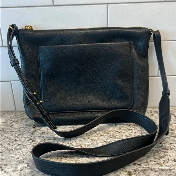 HOBO black pebbled leather crossbody bag w/ adjustable 24-27 in strap - Picture 1 of 8